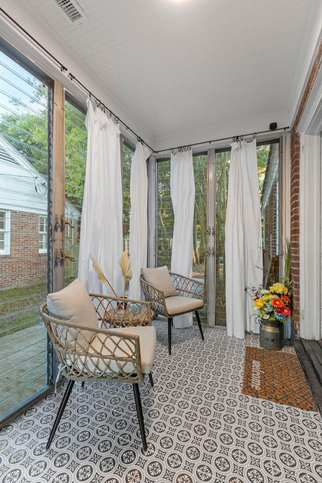 Photo of 687 Savannah Highway, Charleston, SC 29407 (MLS # 25028166)