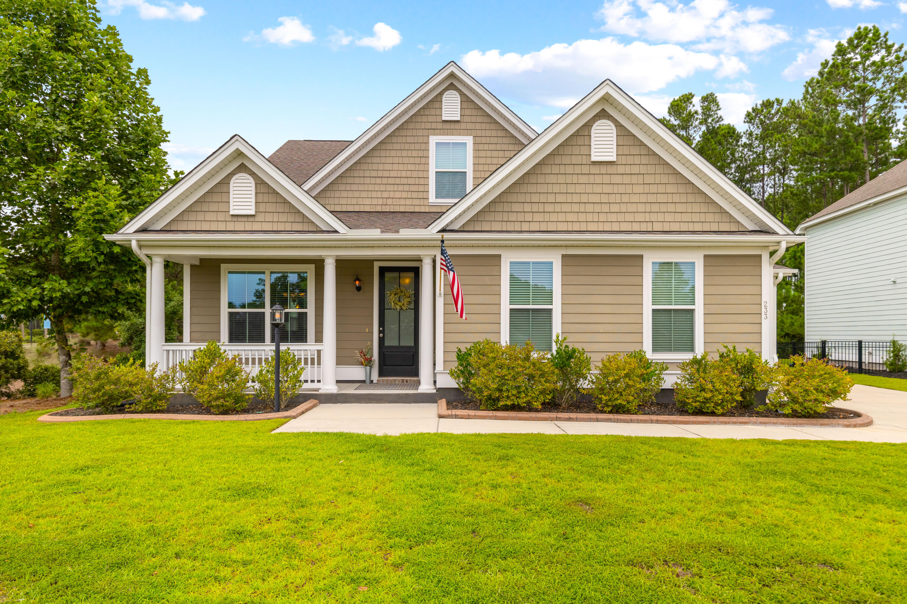 View Summerville, SC 29486 house