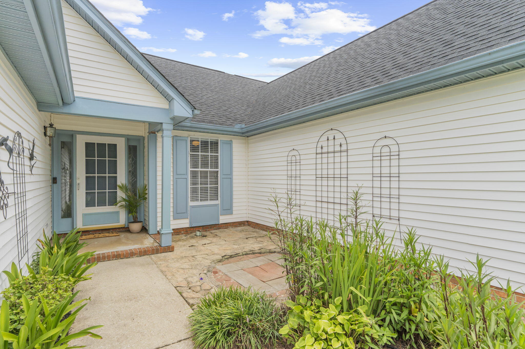 120 Kingsbridge Drive