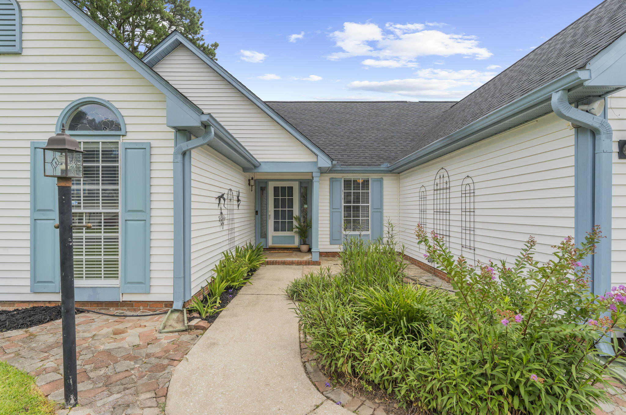 120 Kingsbridge Drive