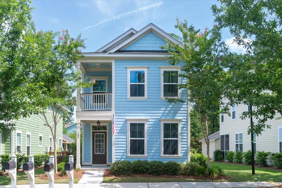 View Summerville, SC 29483 house