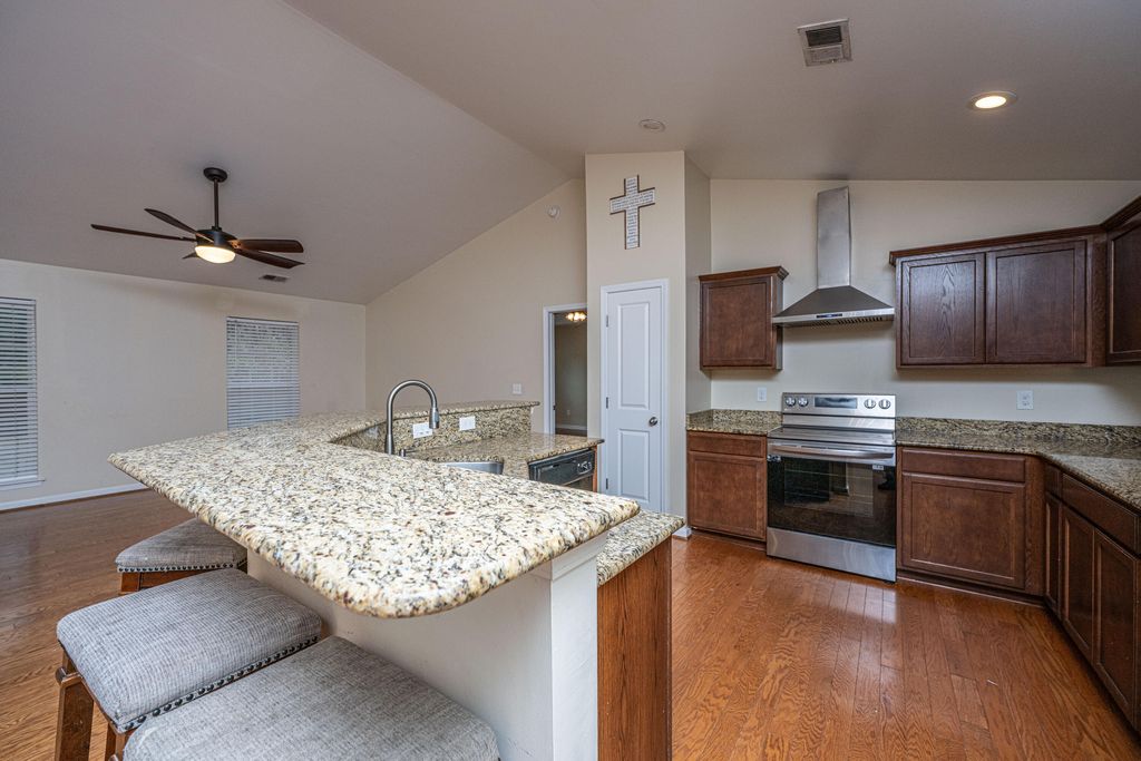 Photo of 138 Lisenby Drive, Moncks Corner, SC 29461 (MLS # 25032080)