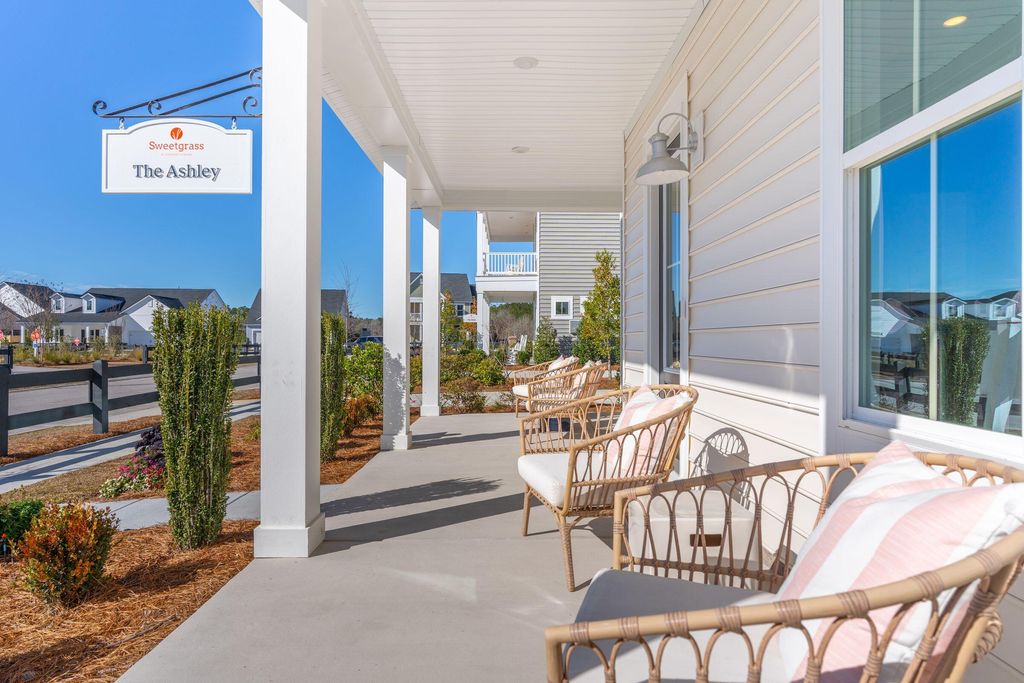 Photo of 1017 Riverbed Retreat Lane, Summerville, SC 29485 (MLS # 25025420)