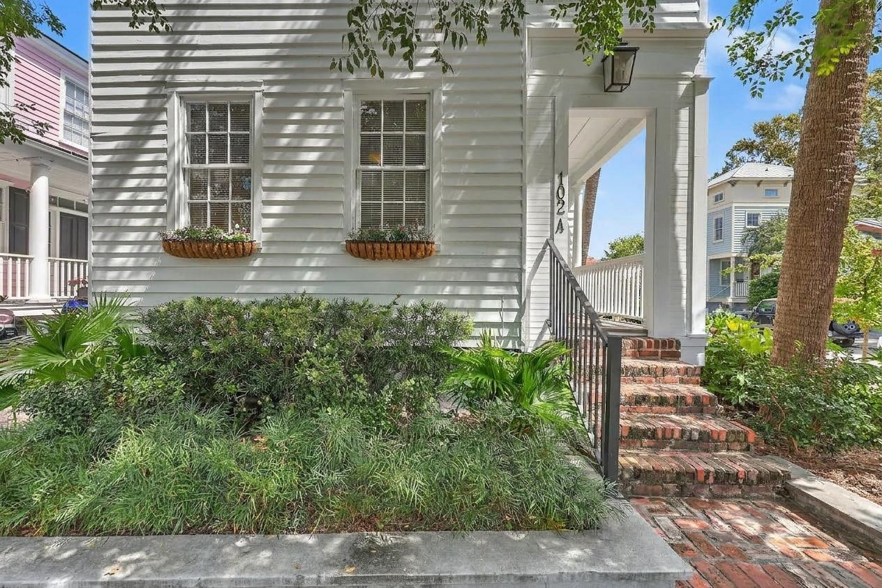 102 Nassau Street A, B, C