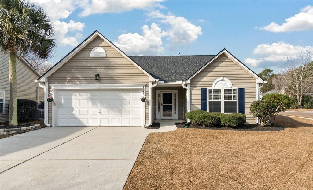 Photo of 1505 Wellesley Circle, Mount Pleasant, SC 29466 (MLS # 26000848)