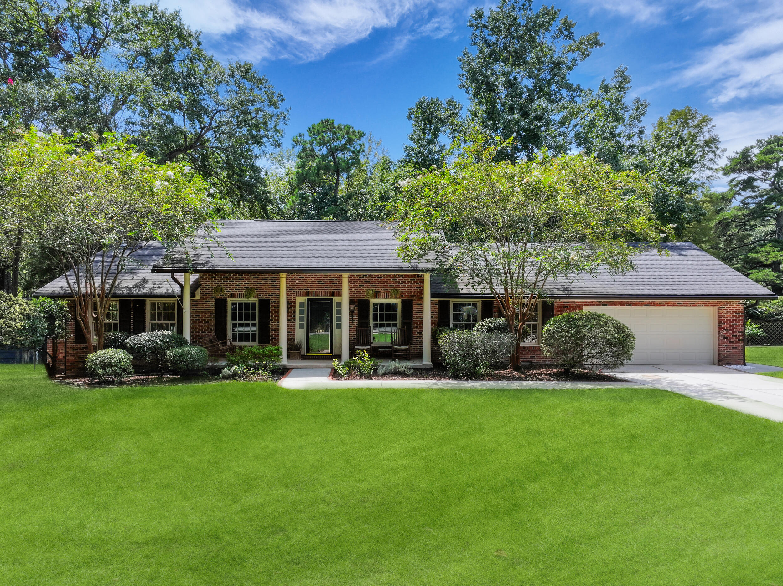 5895 Lakeview Place