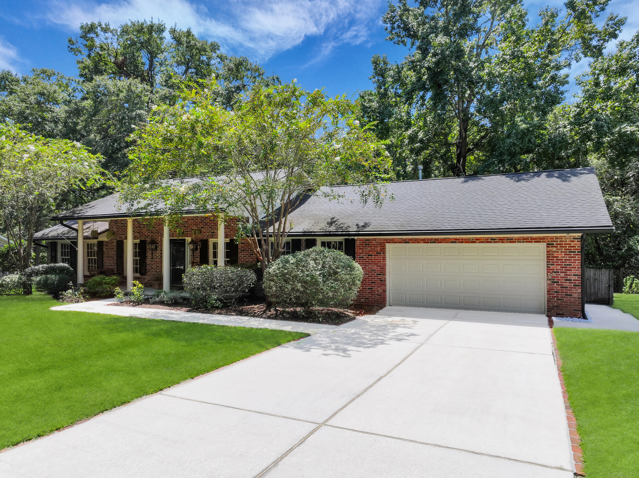 5895 Lakeview Place