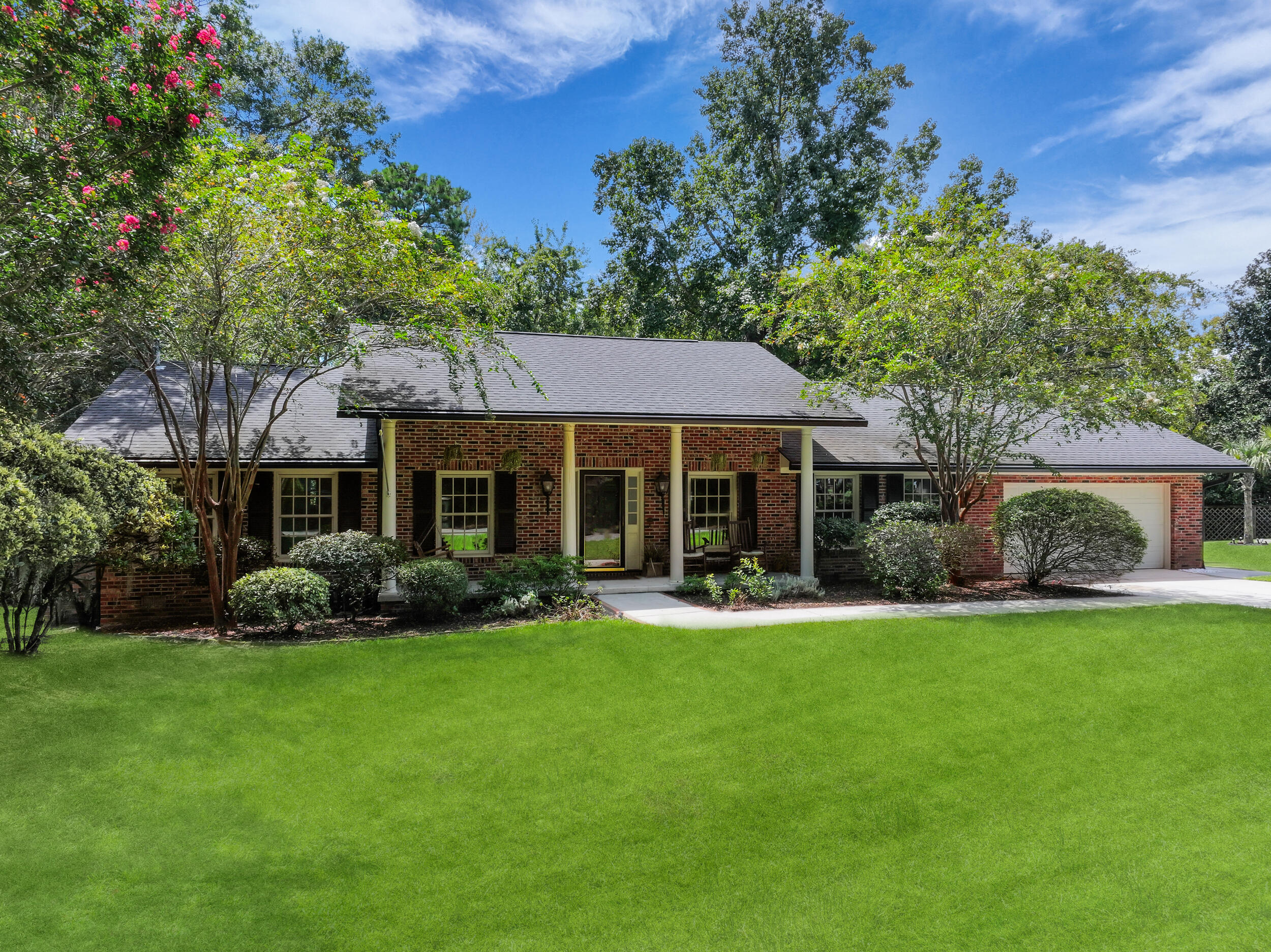 5895 Lakeview Place