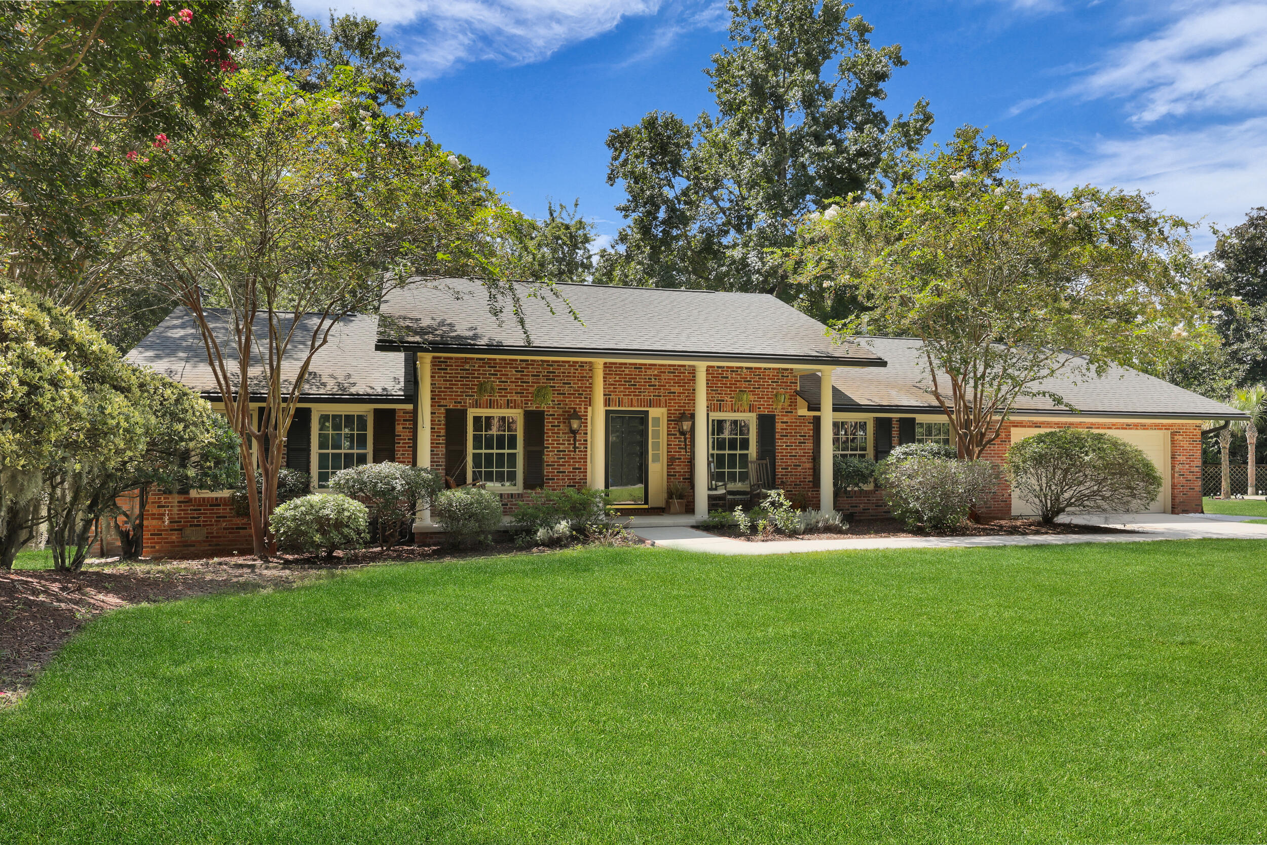 5895 Lakeview Place