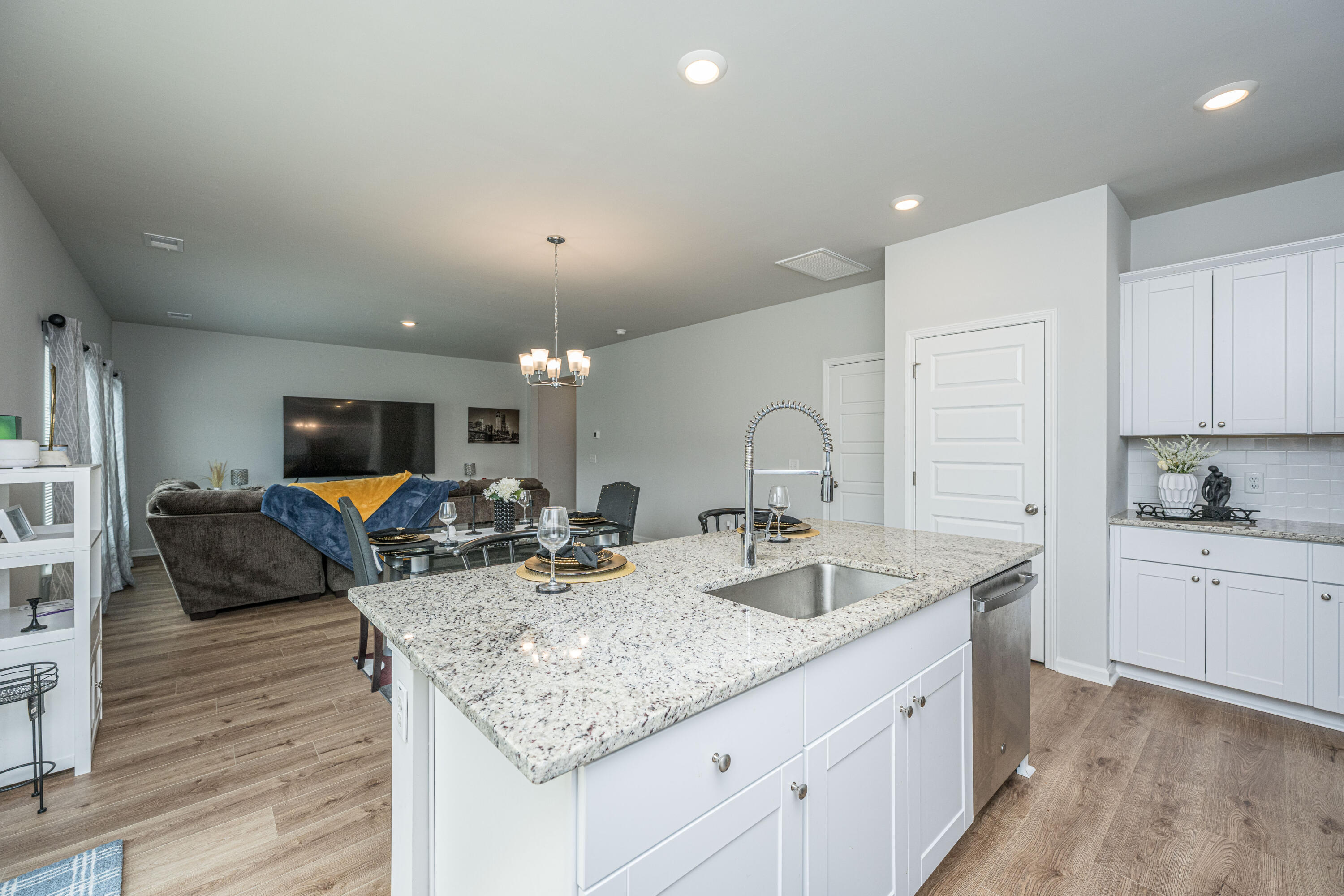 2114 Longhorn Lane