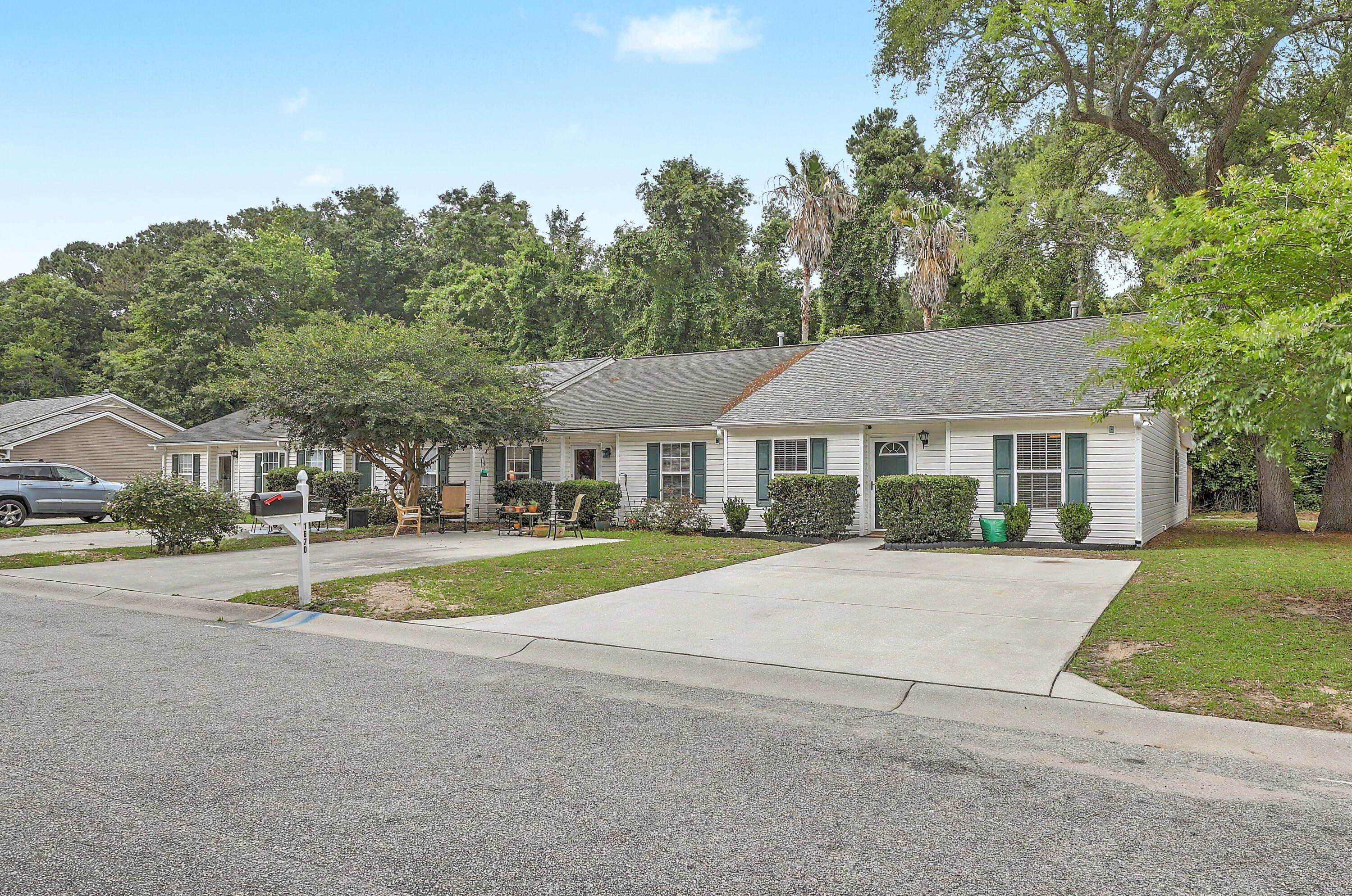 1670 Dexter Lane