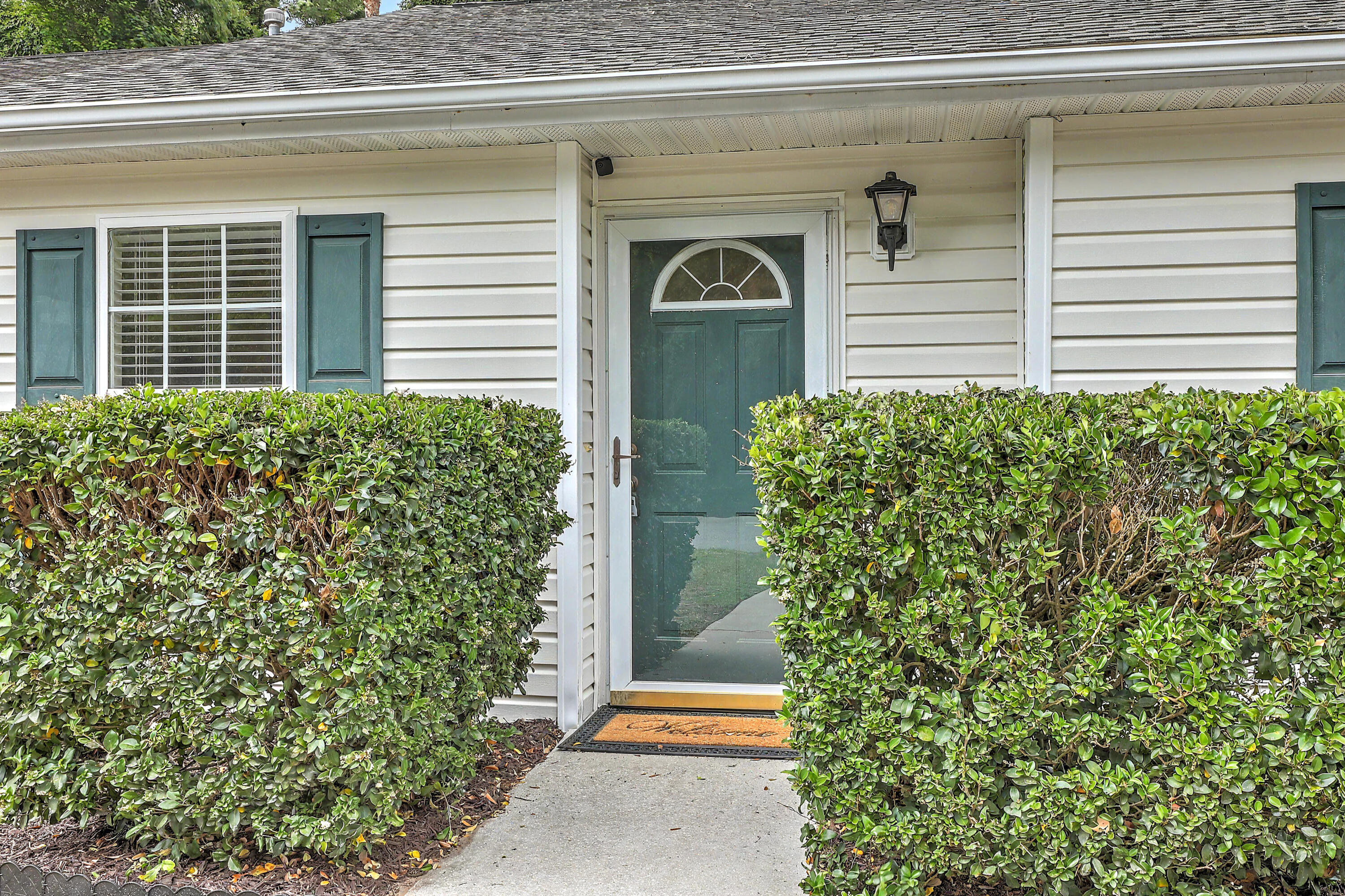 1670 Dexter Lane