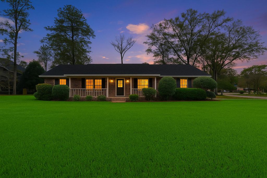Photo of 100 Flicker Lane, Summerville, SC 29485 (MLS # 26006310)