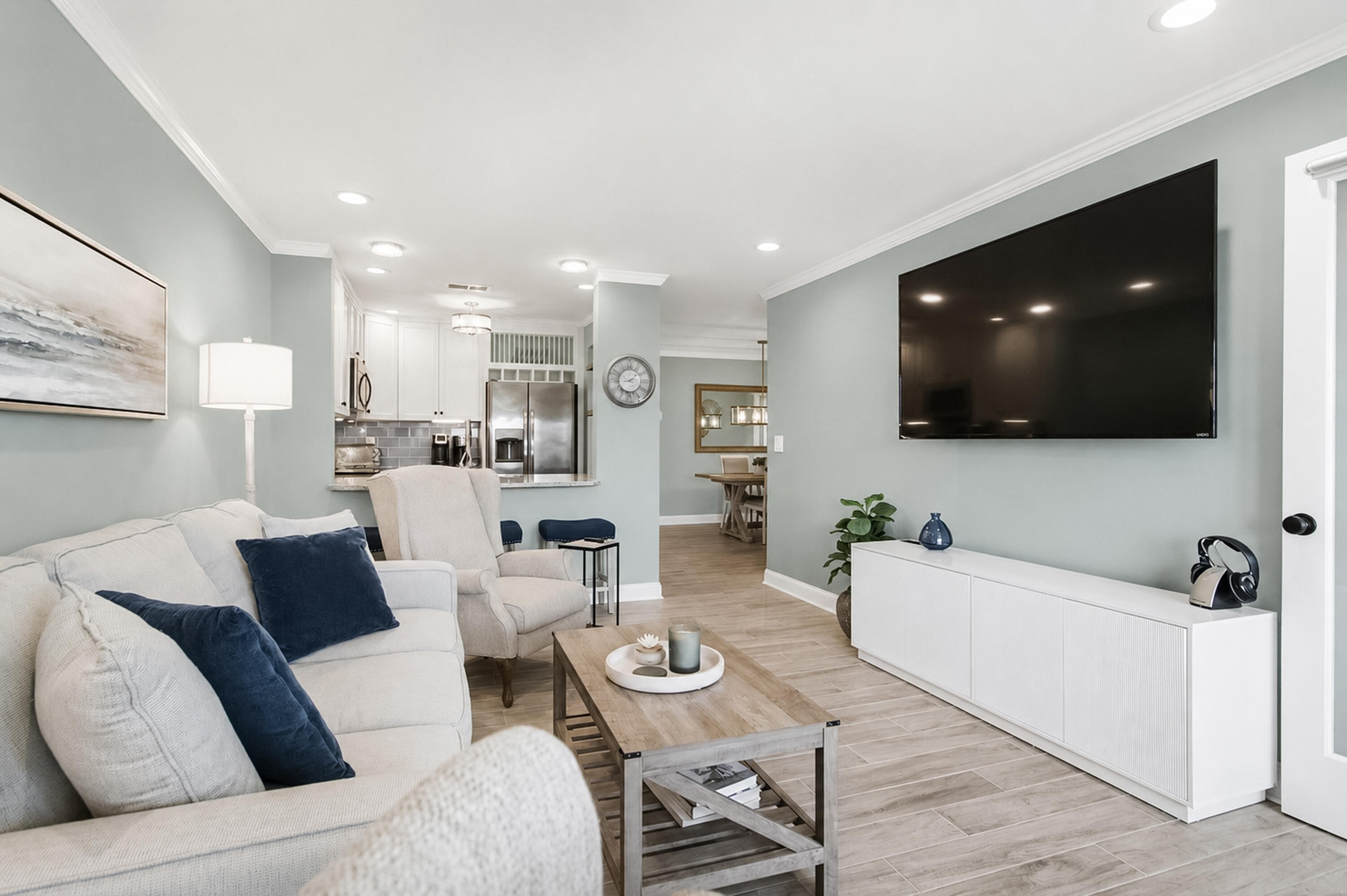 2125 Landfall Way