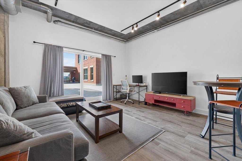 Photo of 150 Bee Street #306, Charleston, SC 29401 (MLS # 26027559)