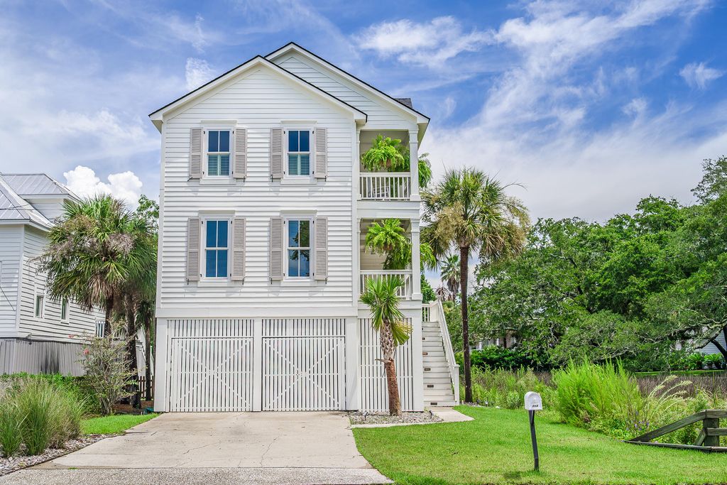 Photo of 112 Middle Street, Mount Pleasant, SC 29464 (MLS # 26013831)