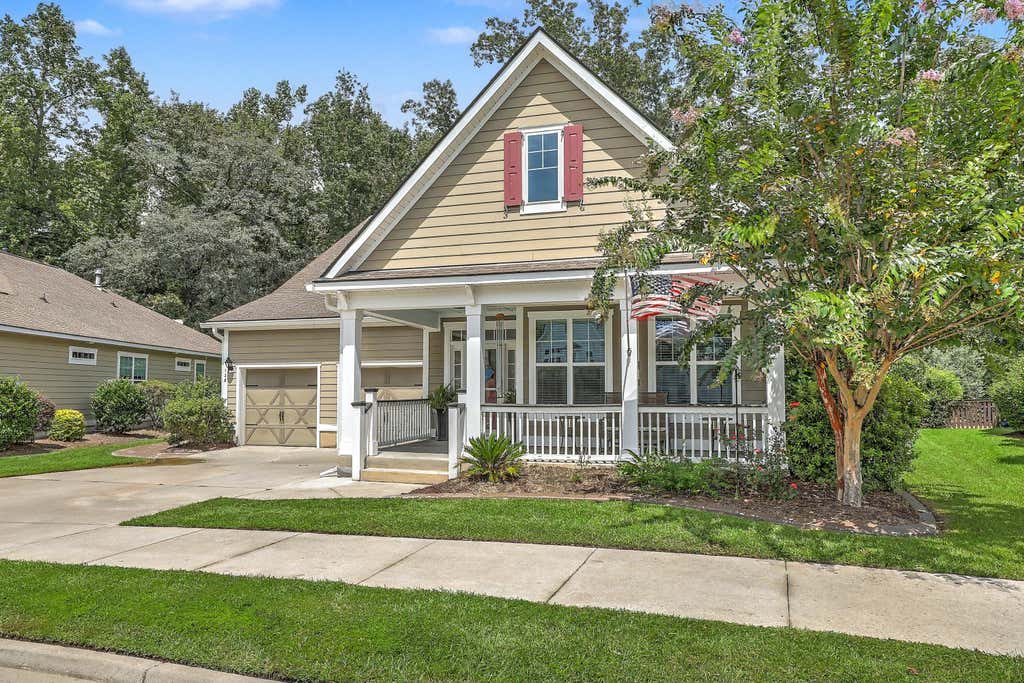 Photo of 128 Phoebe Road, Summerville, SC 29483 (MLS # 26023054)