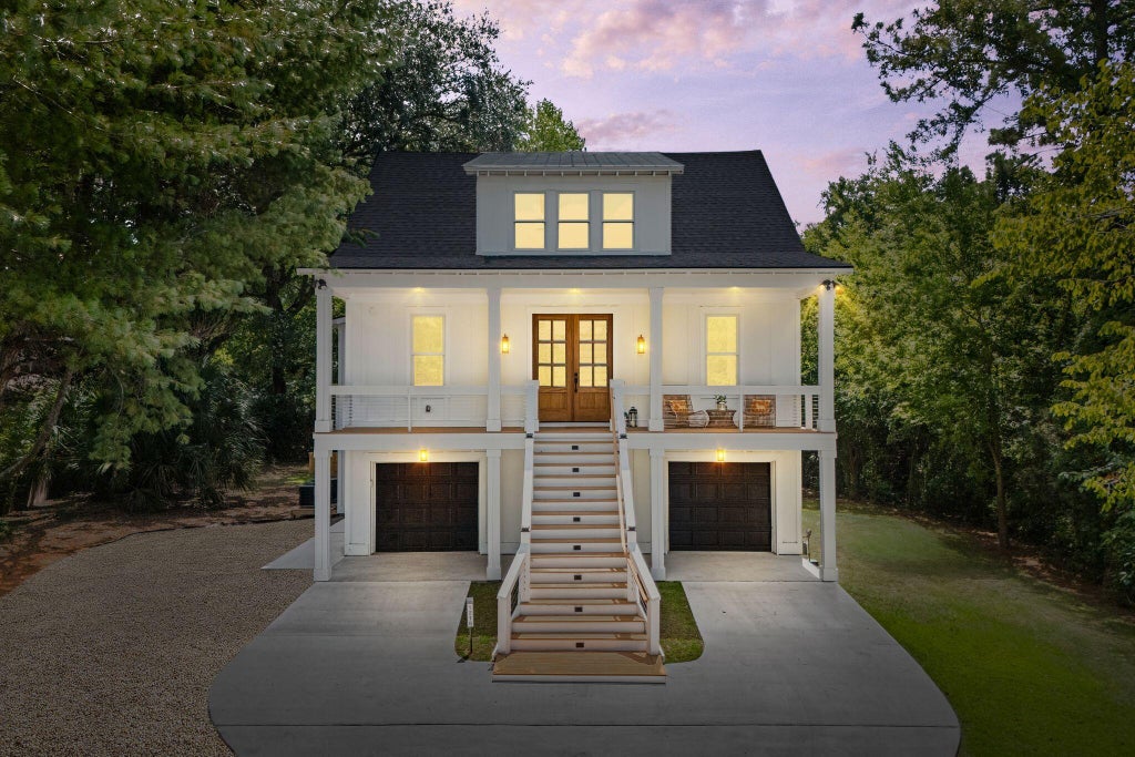 Photo of 1216 Old Towne Road, Charleston, SC 29407 (MLS # 26019633)