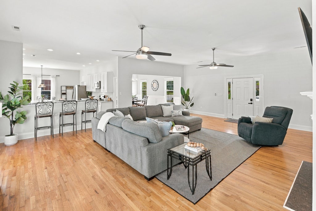Photo of 880 Trent Street, Charleston, SC 29414 (MLS # 26026526)