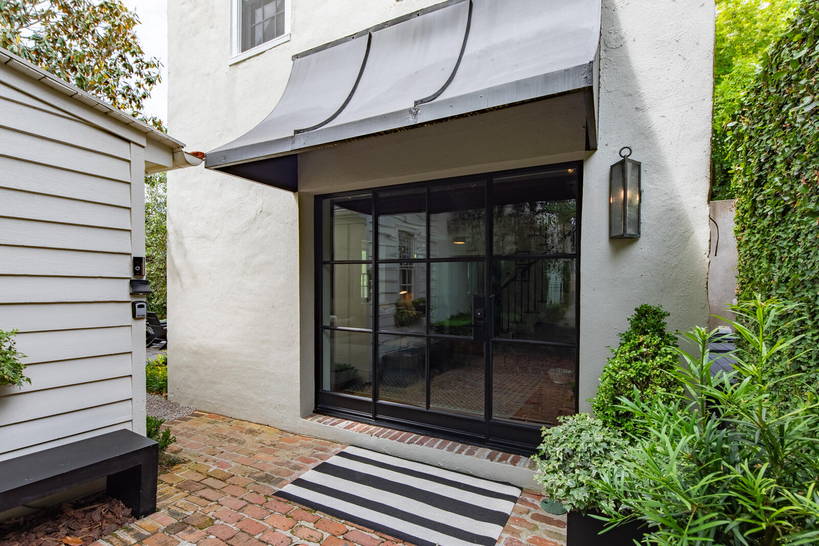 21 1/2 Pitt Street
