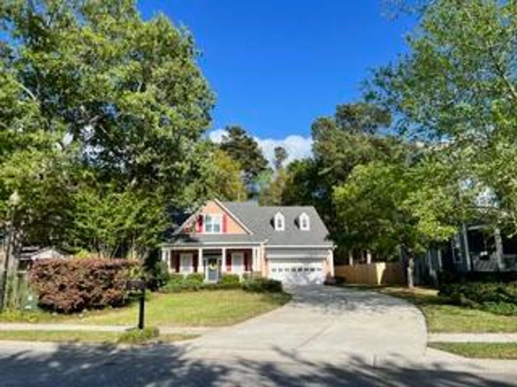 Photo of 98 Marshside Drive, Summerville, SC 29485 (MLS # 26012406)
