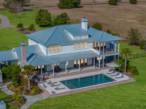 A home in Wadmalaw Island