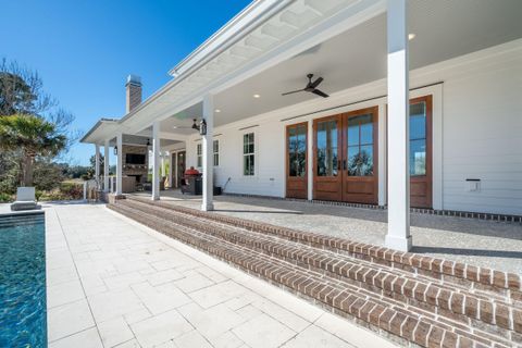 A home in Wadmalaw Island