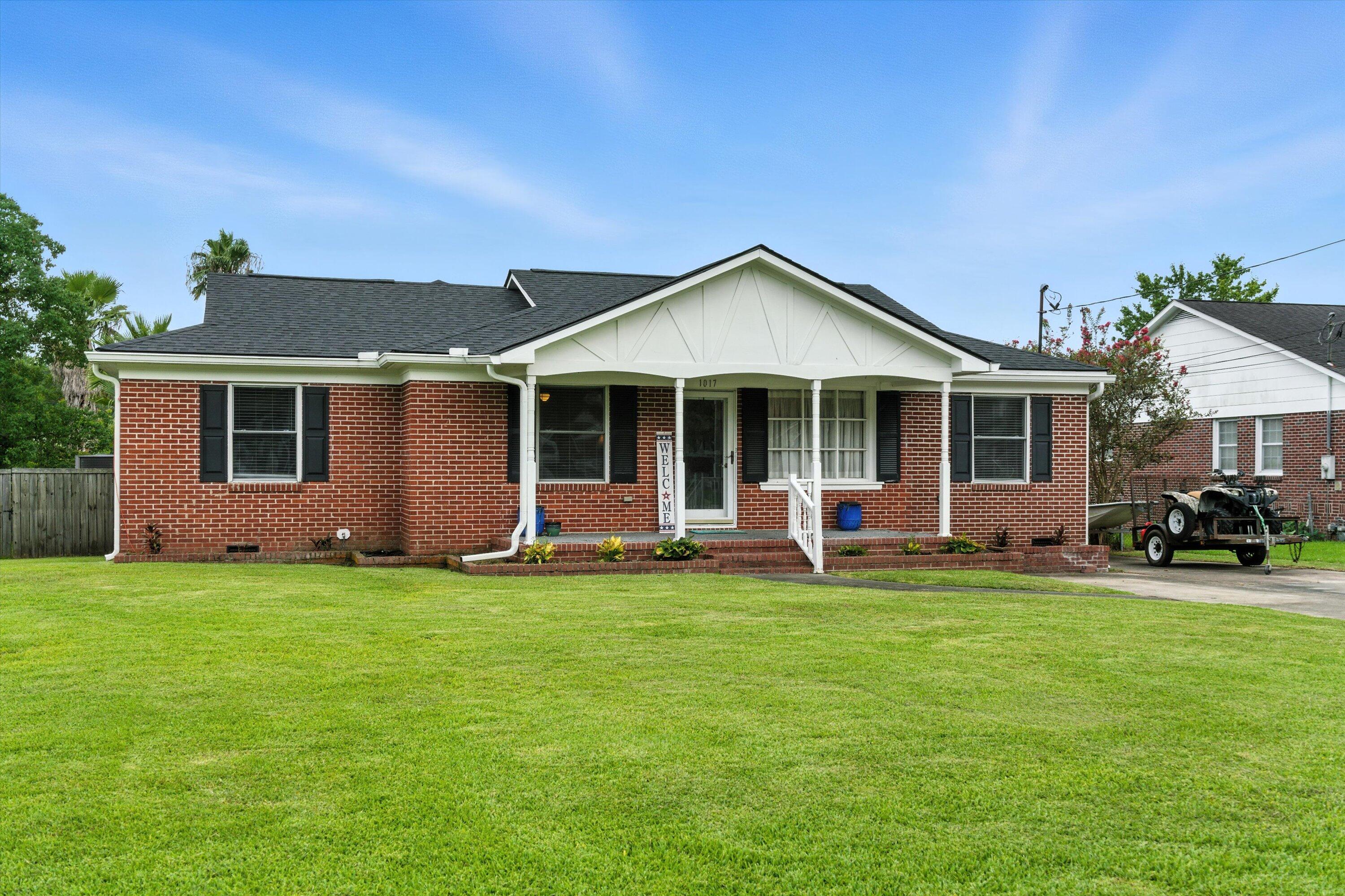 1017 E Recess Road