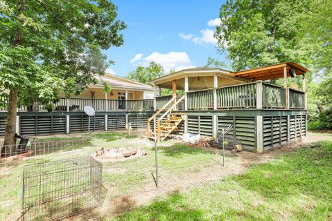 A home in Cottageville