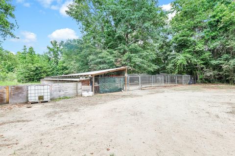 A home in Cottageville