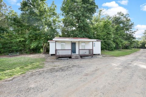 A home in Cottageville