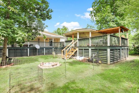 A home in Cottageville