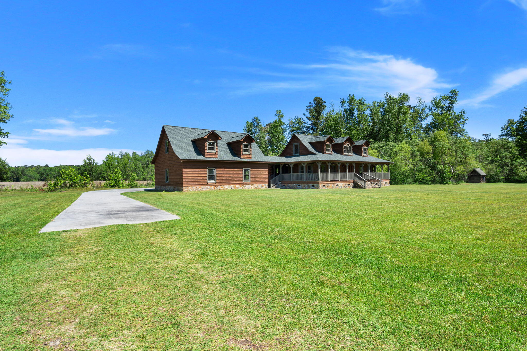 3936 Lodge Highway