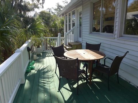 A home in Edisto Island