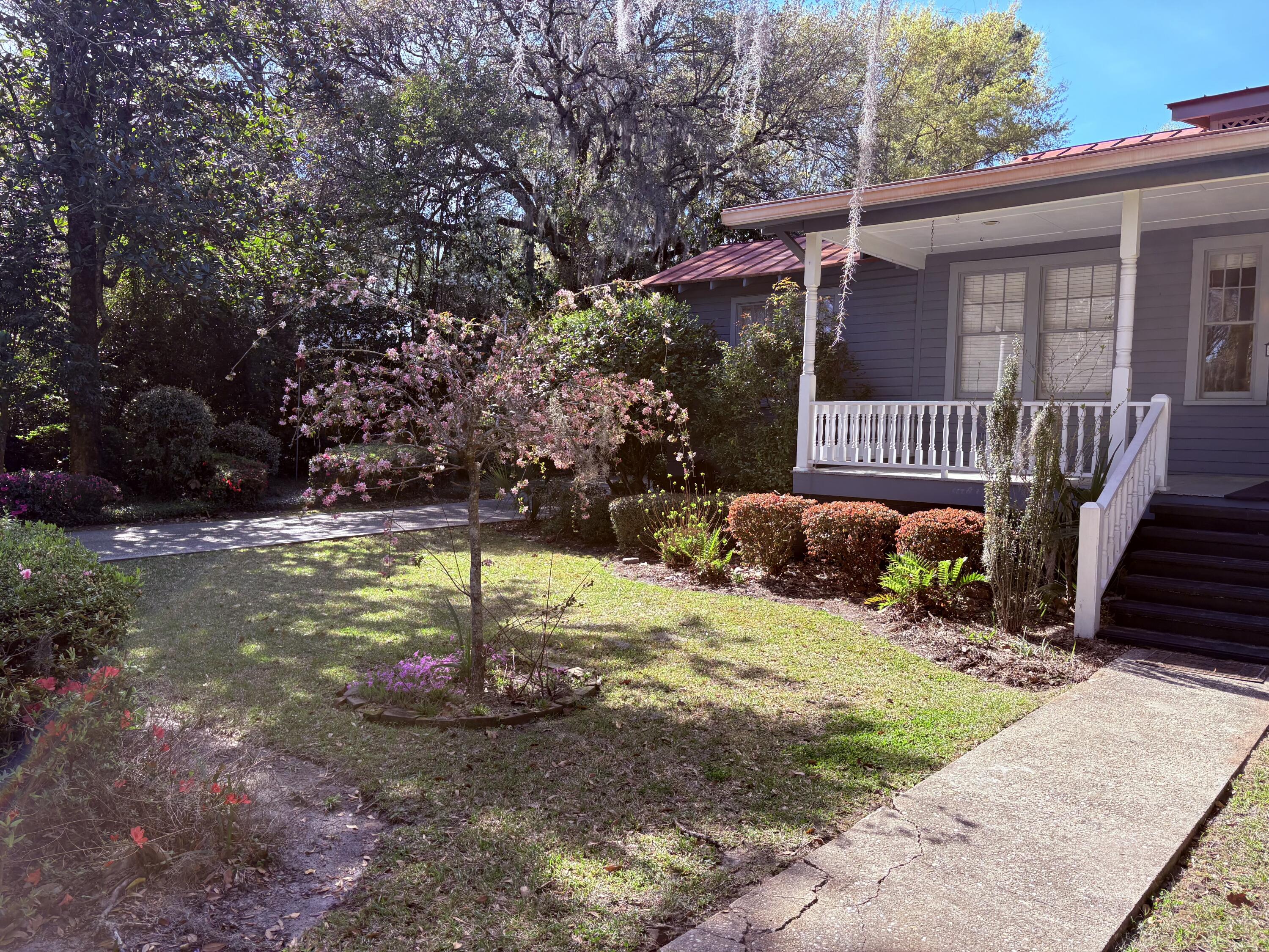 102 S Palmetto Street