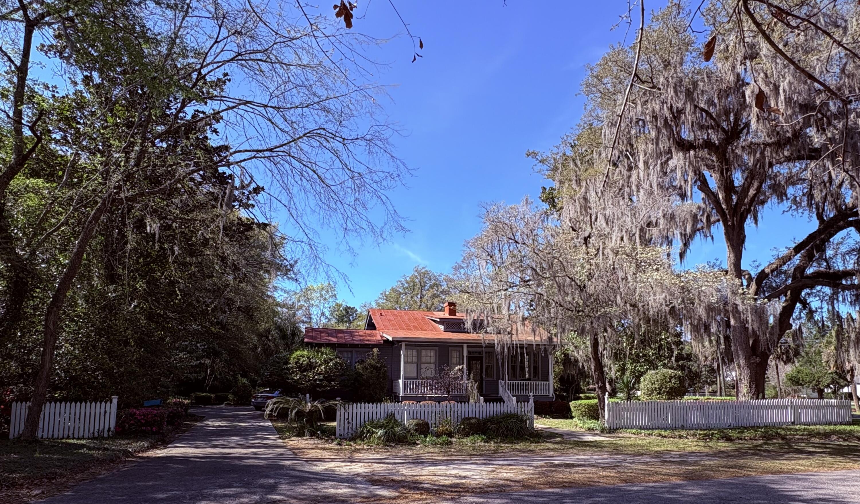 102 S Palmetto Street