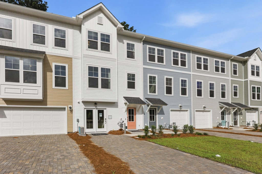 Photo of 142 Fernbank Road, Johns Island, SC 29455 (MLS # 26025939)