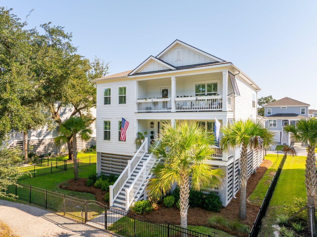 Photo of 1534 N Lakeshore Drive, Mount Pleasant, SC 29466 (MLS # 26026544)