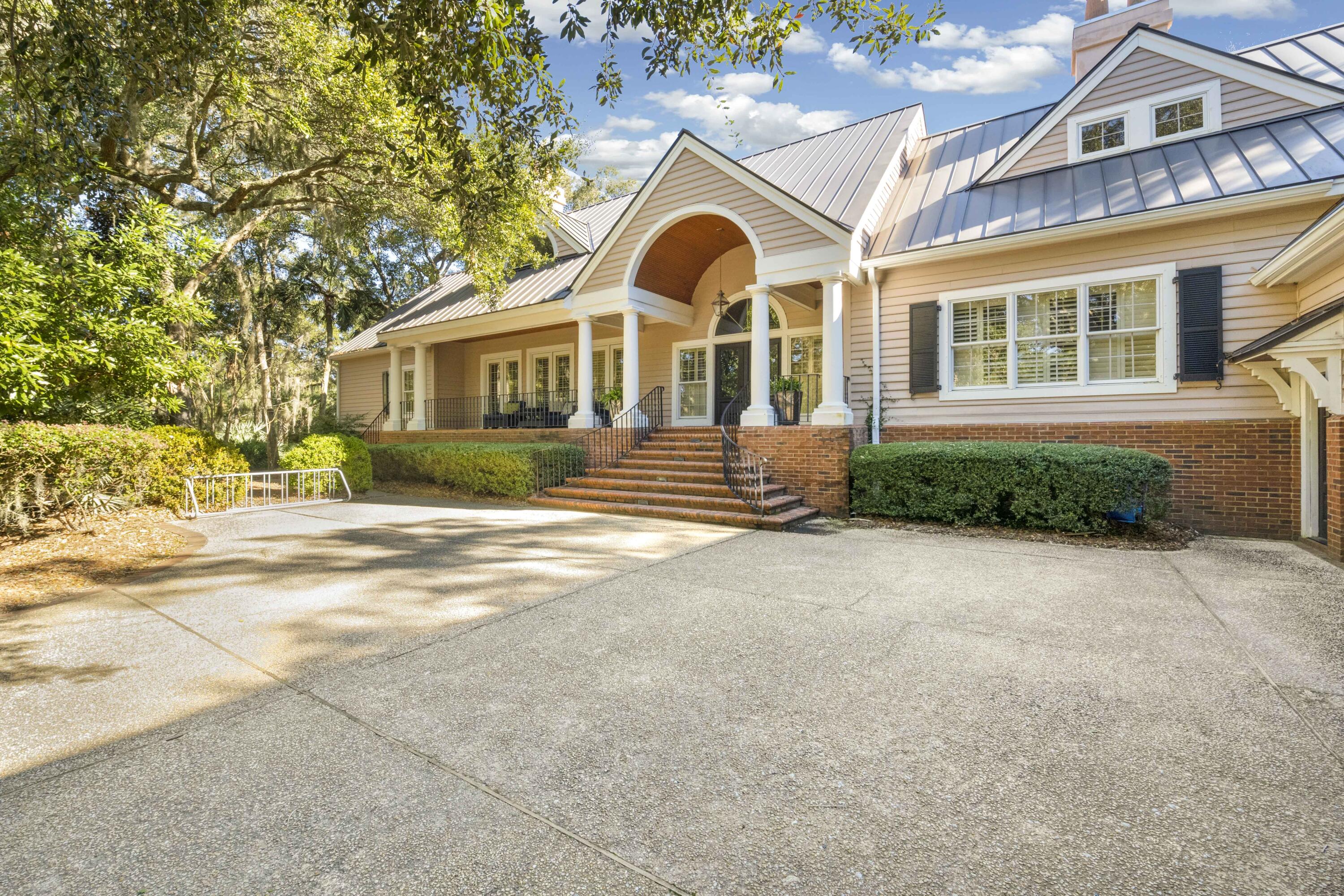 65 Surfsong Road