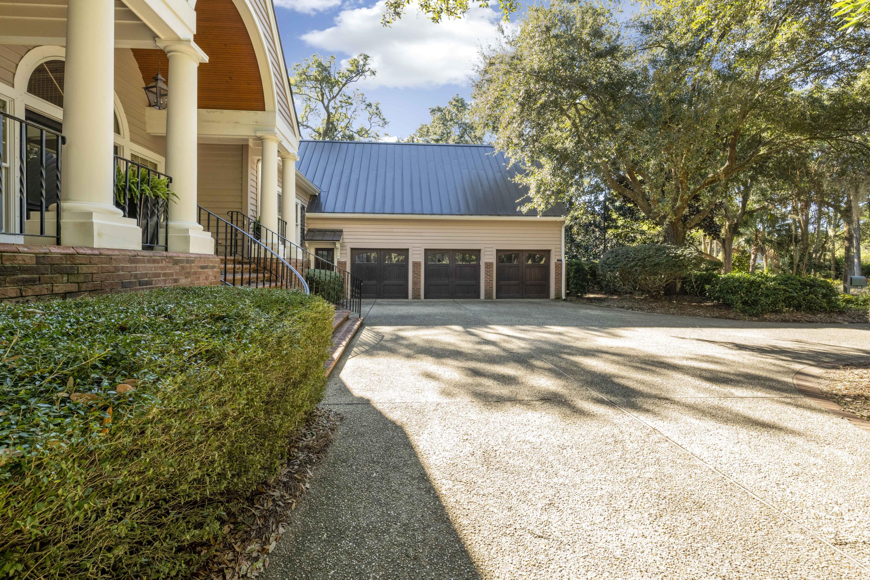 65 Surfsong Road