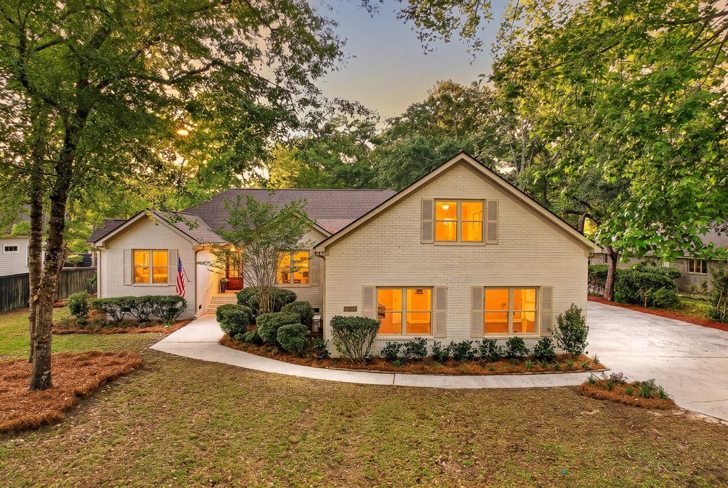 Photo of 303 Ayers Circle, Summerville, SC 29485 (MLS # 26011751)