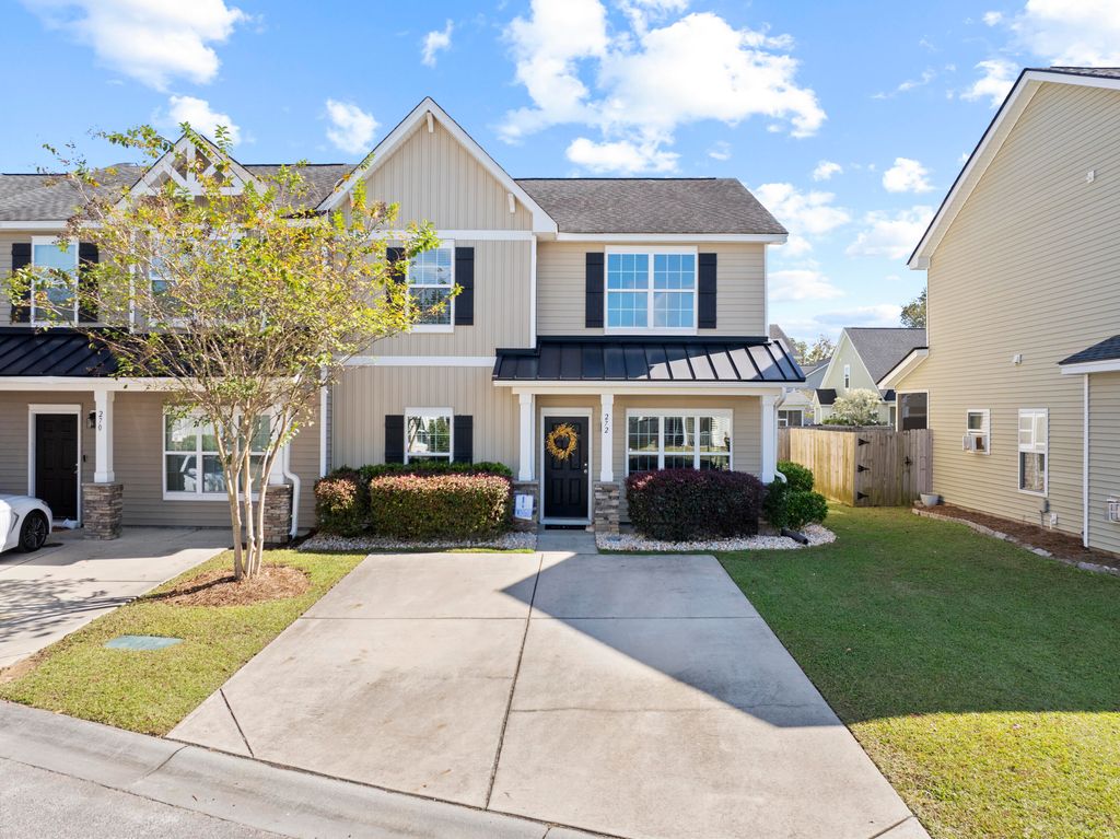 Photo of 272 Swallowtail Lane, Goose Creek, SC 29445 (MLS # 25029426)