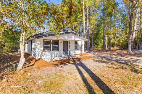 A home in Holly Hill