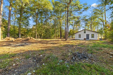 A home in Holly Hill