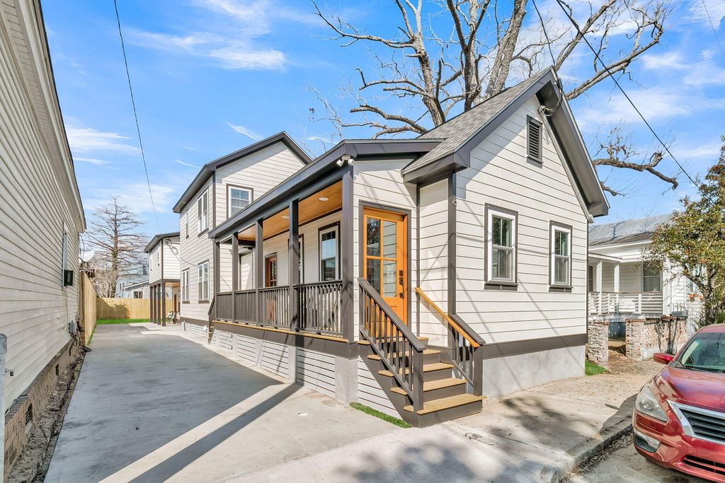 Photo of 6 &amp; 6.5 Addison Street, Charleston, SC 29403 (MLS # 26004089)