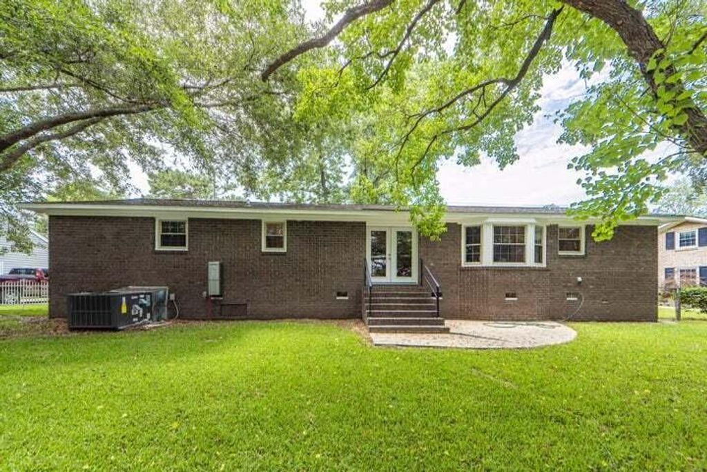 Photo of 868 Melrose Drive, Charleston, SC 29414 (MLS # 26011671)