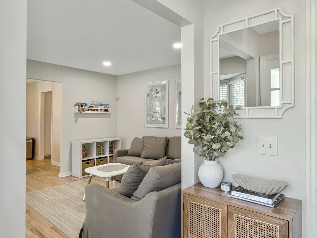 Photo of 868 Melrose Drive, Charleston, SC 29414 (MLS # 26011671)