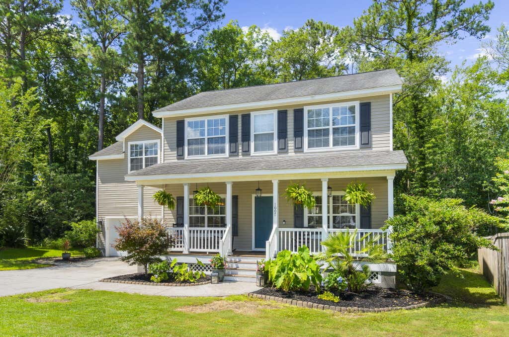 Photo of 1007 Steelechase Lane, Hanahan, SC 29410 (MLS # 26022491)