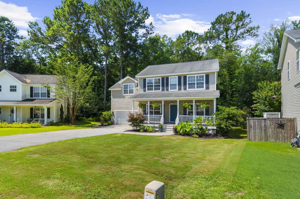 Photo of 1007 Steelechase Lane, Hanahan, SC 29410 (MLS # 26022491)