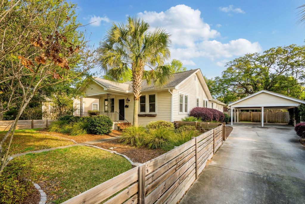 Photo of 39 Riverdale Drive, Charleston, SC 29407 (MLS # 26007774)